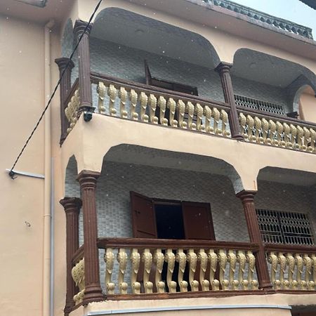 Debora Guest House Freetown Exterior foto