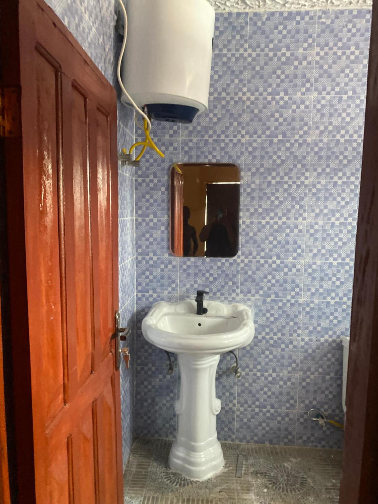 Debora Guest House Freetown Exterior foto