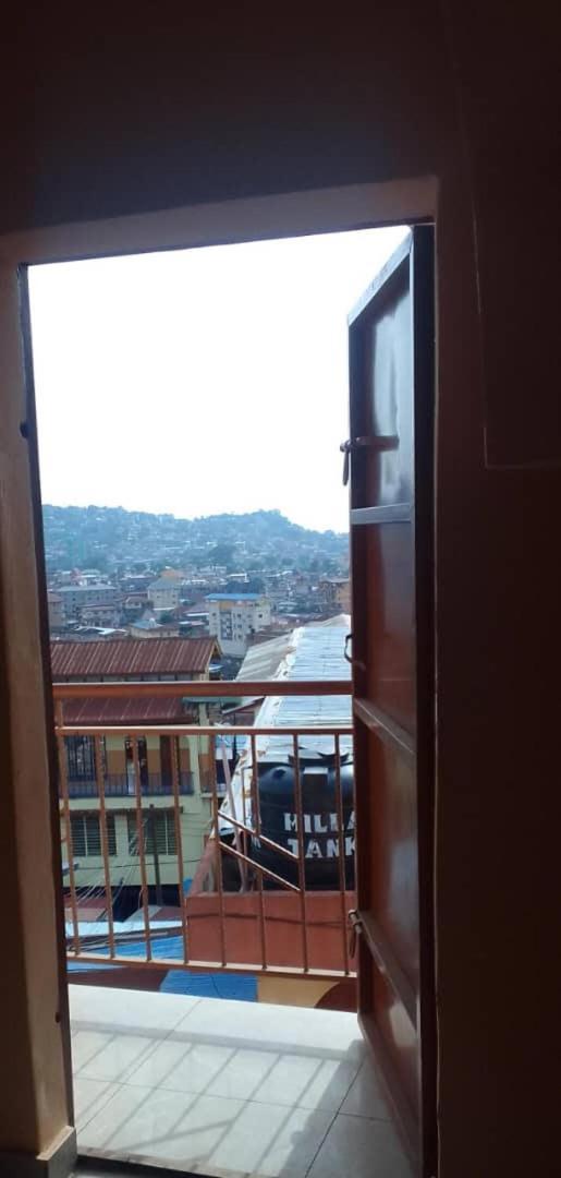 Debora Guest House Freetown Exterior foto