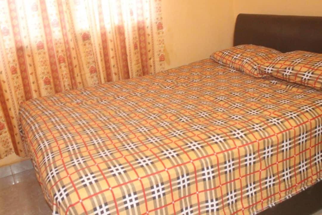 Debora Guest House Freetown Exterior foto