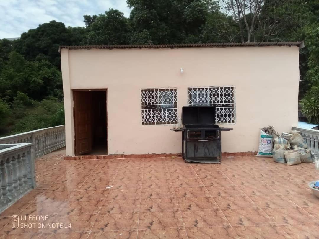 Debora Guest House Freetown Exterior foto