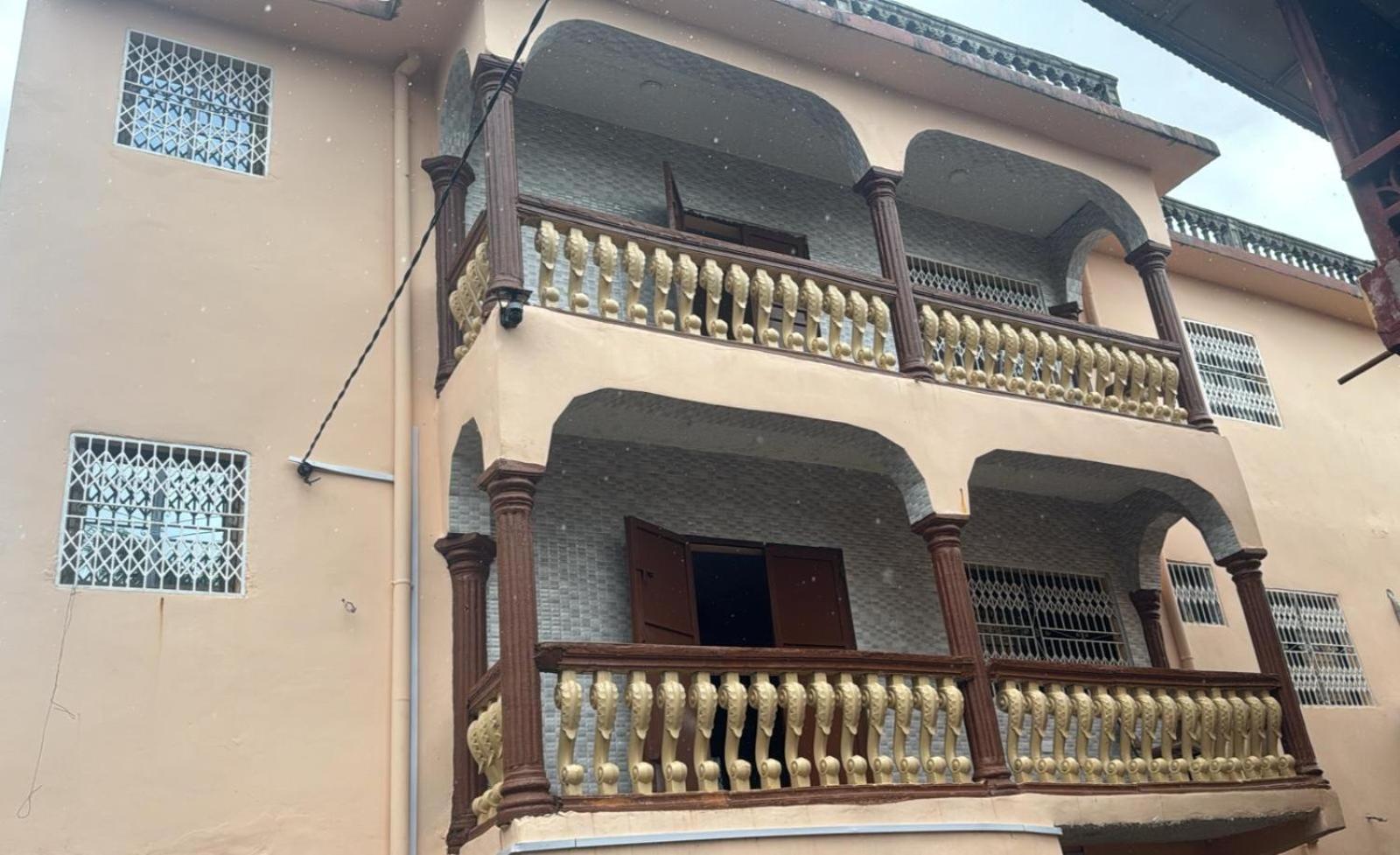 Debora Guest House Freetown Exterior foto