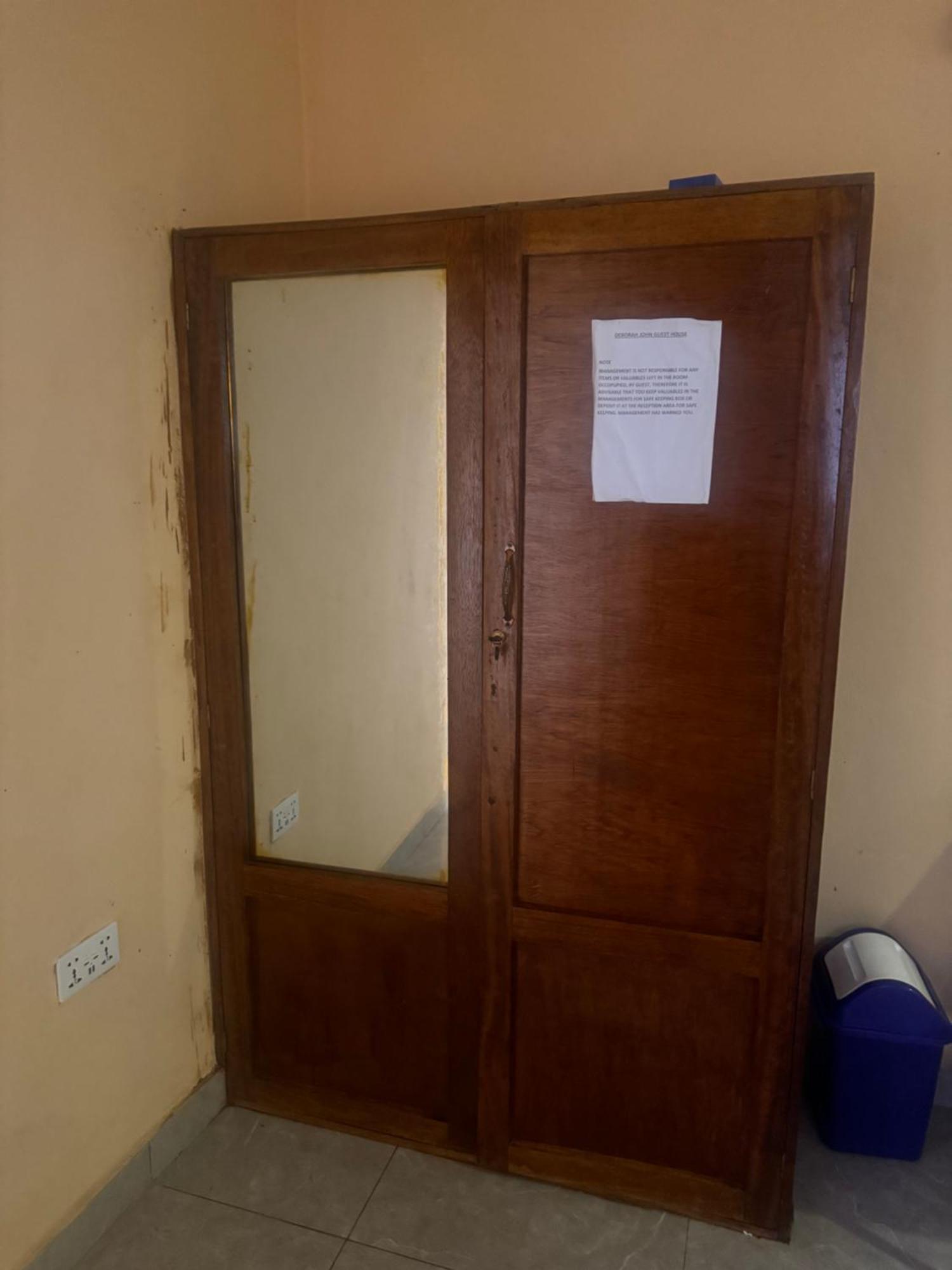 Debora Guest House Freetown Exterior foto