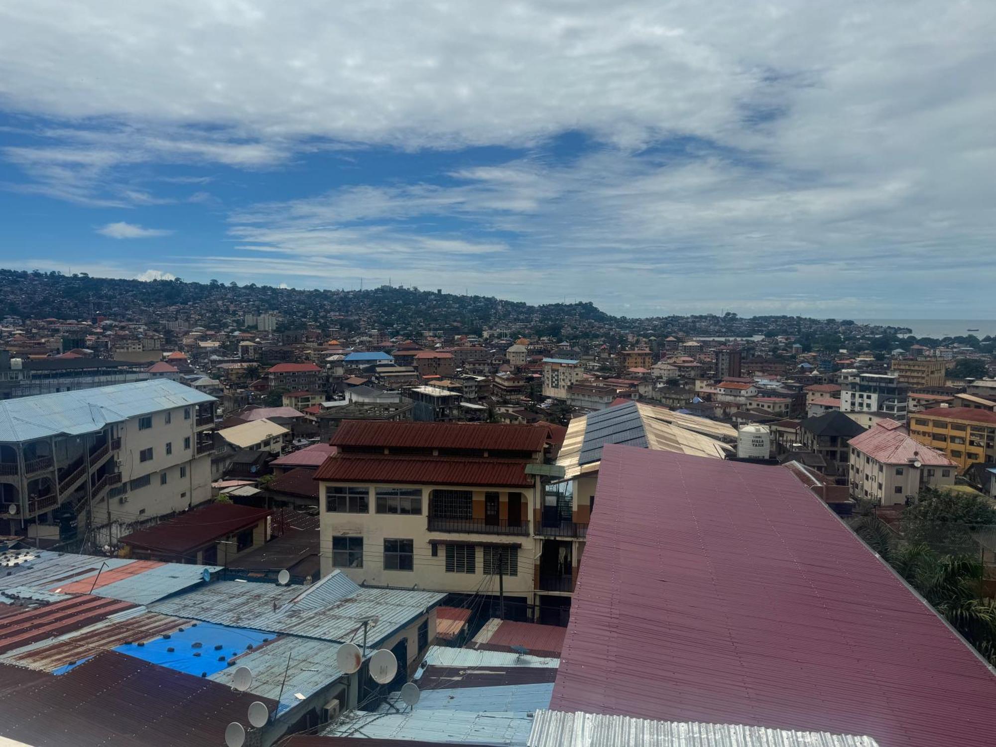 Debora Guest House Freetown Exterior foto